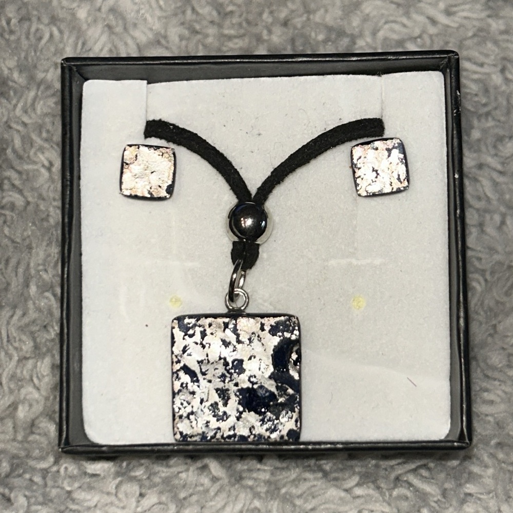 Signed Vetro Di Murano Art Glass Pendant Necklace and earring set